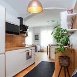 Themarketflat Schoene Im Stadtzentrum דירה