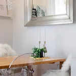 Themarketflat Schoene Im Stadtzentrum דירה